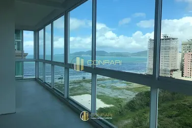Apartamento &agrave; venda - 193m&sup2; - Meia Praia