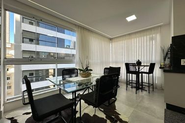 Apartamento &agrave; venda - 140m&sup2; - Meia Praia
