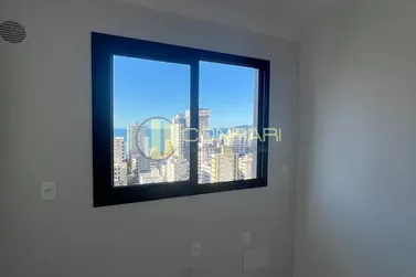 Apartamento &agrave; venda - 168m&sup2; - Meia Praia