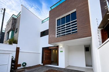 Casa &agrave; venda - 189m&sup2; - Praia dos Amores