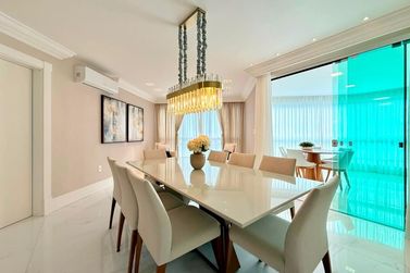 Apartamento &agrave; venda - 180m&sup2; - Meia Praia