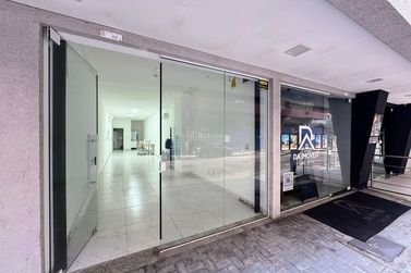Sala Comercial &agrave; venda - 57m&sup2; - Meia Praia