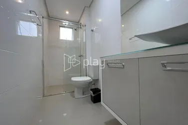Apartamento &agrave; venda - 178m&sup2; - Meia Praia