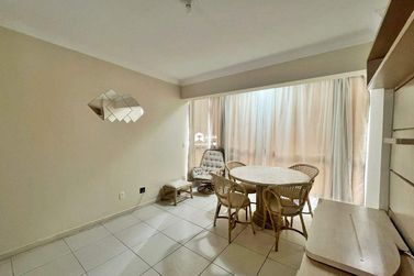 Apartamento para alugar - 60m&sup2; - Centro