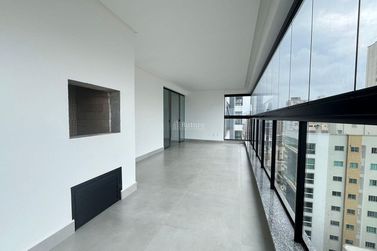 Apartamento &agrave; venda - 207m&sup2; - Meia Praia