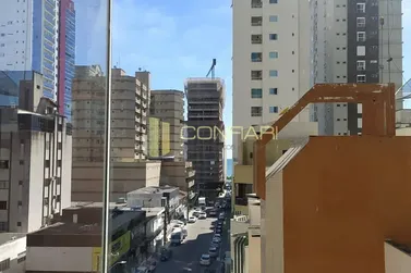 Apartamento &agrave; venda - 95m&sup2; - Meia Praia
