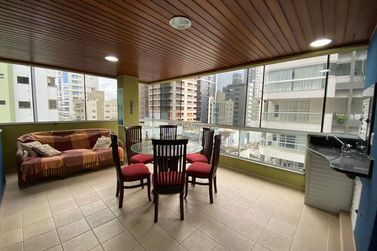 Apartamento &agrave; venda - 139m&sup2; - Meia Praia