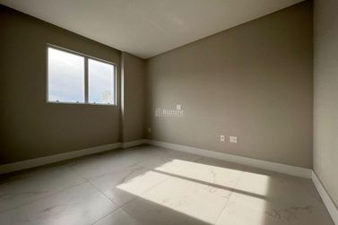 Apartamento &agrave; venda - 197m&sup2; - Meia Praia
