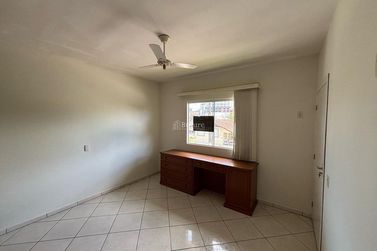 Casa &agrave; venda - 530m&sup2; - 