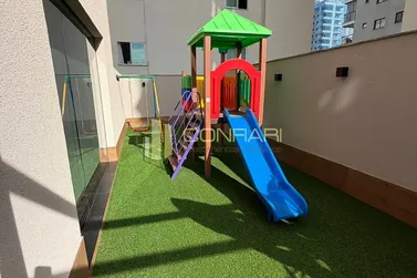 Apartamento &agrave; venda - 103m&sup2; - meia praia
