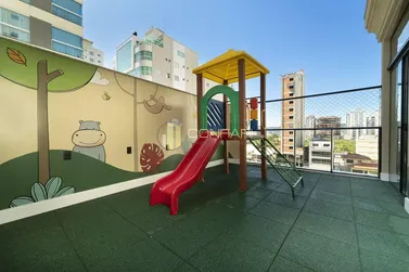 Apartamento &agrave; venda - 120m&sup2; - Meia Praia