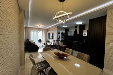 Apartamento &agrave; venda - 117m&sup2; - Meia Praia