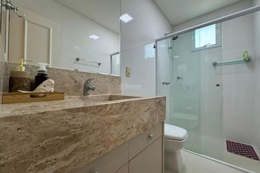 Apartamento &agrave; venda - 180m&sup2; - Meia Praia