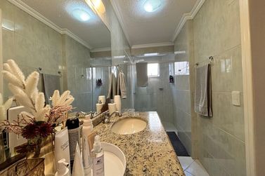 Apartamento para alugar - 170m&sup2; - Meia Praia