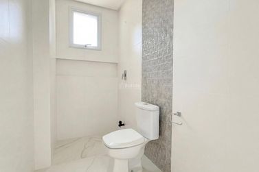 Apartamento &agrave; venda - 132m&sup2; - Meia Praia