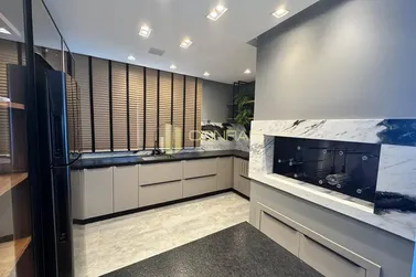 Apartamento &agrave; venda - 207m&sup2; - Meia Praia