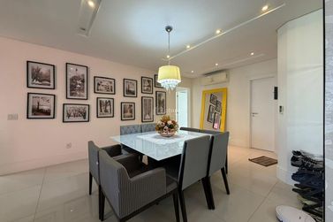 Apartamento &agrave; venda - 130m&sup2; - Centro
