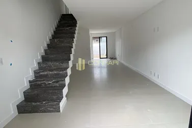 Sobrado &agrave; venda - 97m&sup2; - Morrinhos