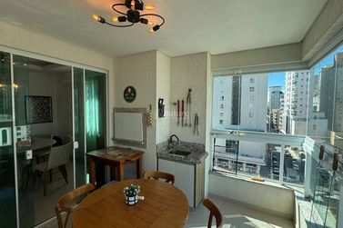 Apartamento &agrave; venda - 148m&sup2; - Meia Praia