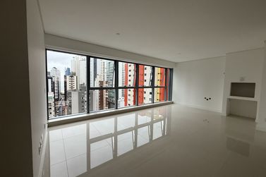 Apartamento &agrave; venda - 165m&sup2; - Centro