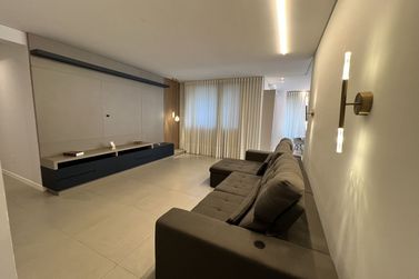 Apartamento &agrave; venda - 175m&sup2; - Meia Praia