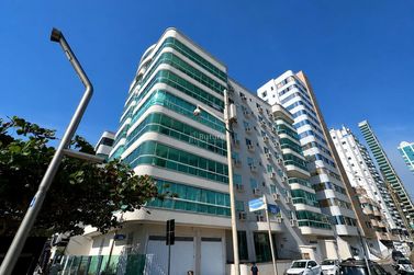 Apartamento &agrave; venda - 170m&sup2; - Meia Praia