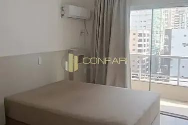 Apartamento &agrave; venda - 135m&sup2; - Meia praia