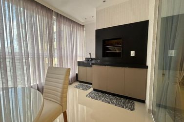 Apartamento &agrave; venda - 130m&sup2; - Meia Praia