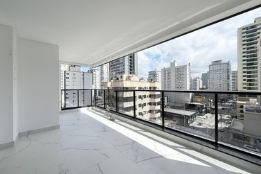 Apartamento &agrave; venda - 160m&sup2; - Meia Praia
