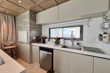 Apartamento &agrave; venda - 166m&sup2; - Meia Praia