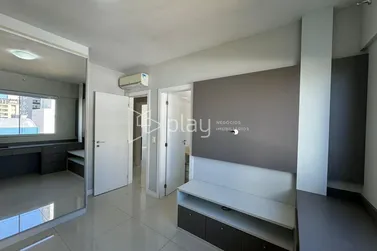 Apartamento &agrave; venda - 100m&sup2; - Meia Praia