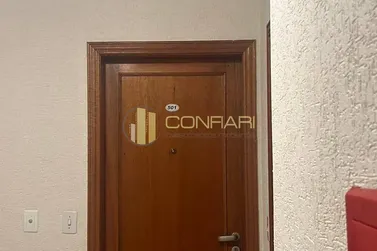 Apartamento para alugar - 87m&sup2; - meia praia