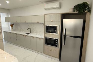 Apartamento &agrave; venda - 104m&sup2; - Meia Praia
