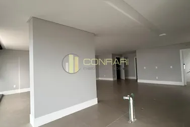 Apartamento &agrave; venda - 198m&sup2; - meia praia