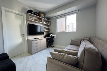 Apartamento para alugar - 137m&sup2; - Meia Praia