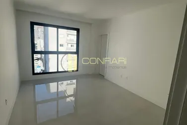 Apartamento &agrave; venda - 168m&sup2; - Meia Praia