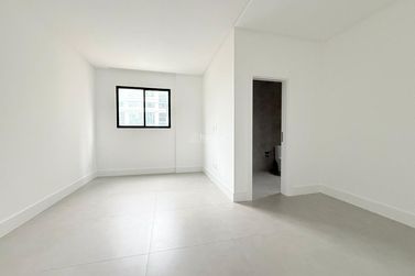 Apartamento &agrave; venda - 177m&sup2; - Meia Praia