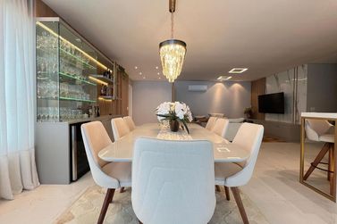 Apartamento &agrave; venda - 197m&sup2; - Meia Praia