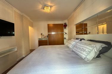 Apartamento para alugar - 170m&sup2; - Meia Praia