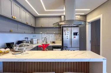 Apartamento &agrave; venda - 180m&sup2; - Meia Praia