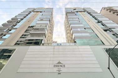 Apartamento &agrave; venda - 121m&sup2; - Meia Praia