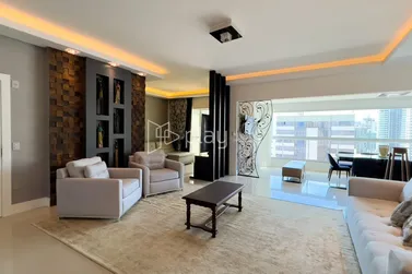 Apartamento &agrave; venda - 181m&sup2; - Meia Praia
