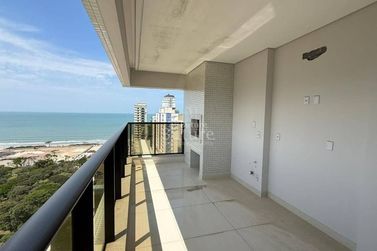 Apartamento &agrave; venda - 140m&sup2; - Meia Praia