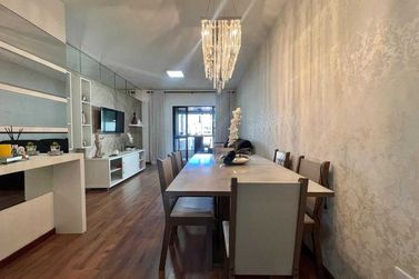 Apartamento &agrave; venda - 140m&sup2; - Meia Praia