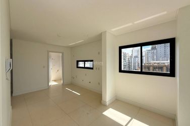 Apartamento &agrave; venda - Meia Praia