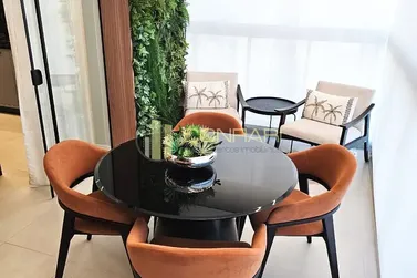 Apartamento &agrave; venda - 162m&sup2; - Meia Praia