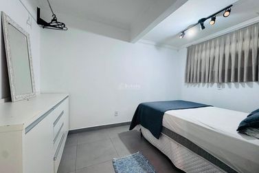 Apartamento &agrave; venda - 77m&sup2; - Centro