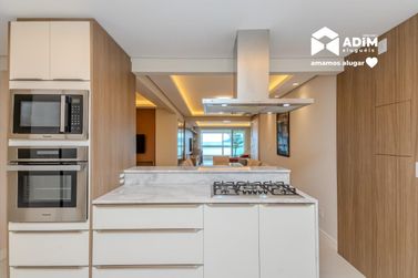 Apartamento para alugar - 216m&sup2; - Centro