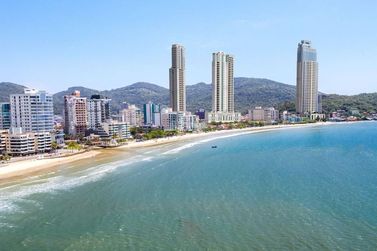 Apartamento &agrave; venda - 300m&sup2; - Centro