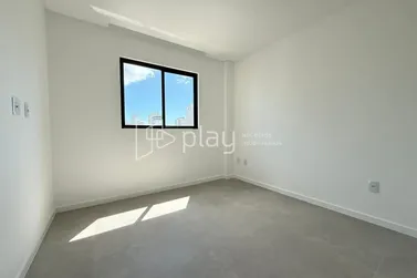 Apartamento &agrave; venda - 131m&sup2; - Meia Praia